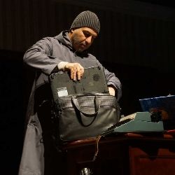 ПРОЩАНИЕ С БУМАГОЙ