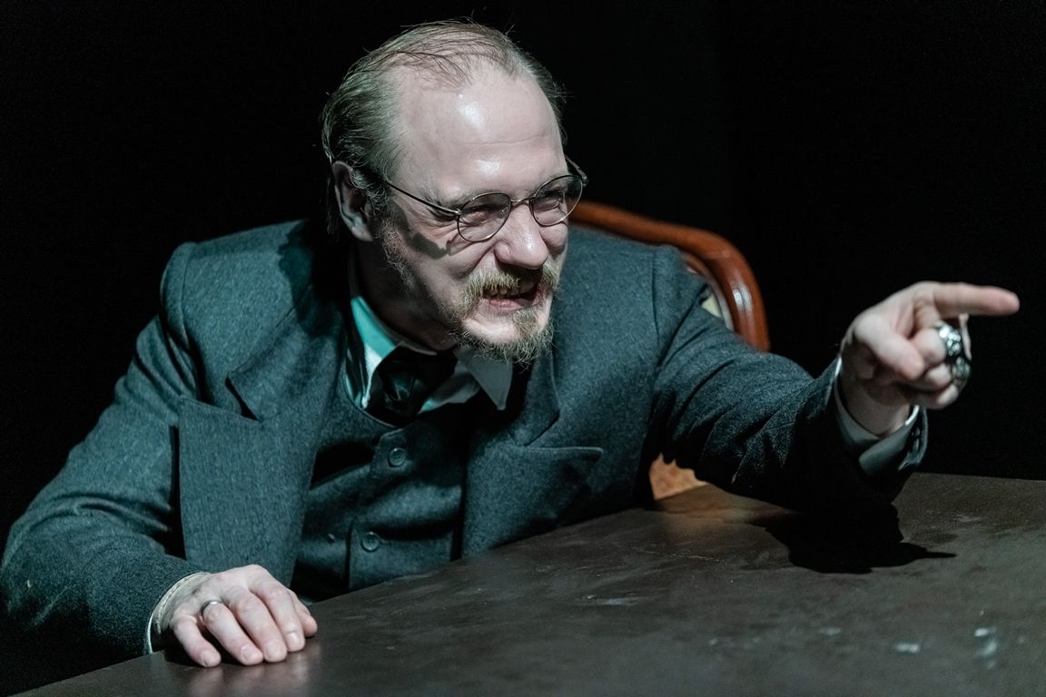 КАРАМАЗОВЫ